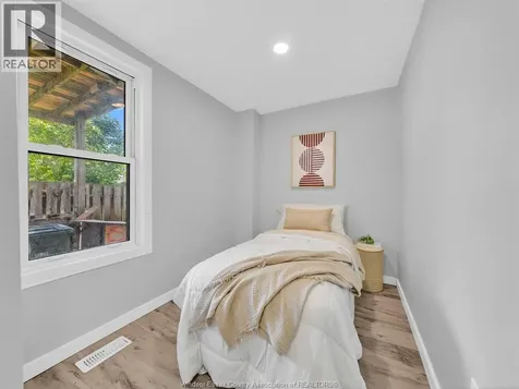 1153 University Avenue East Windsor ON N9A 3A5