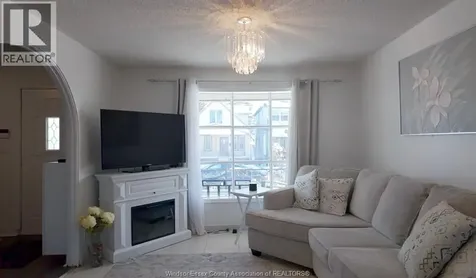 1073 Pierre Avenue Windsor ON N9A 2L1
