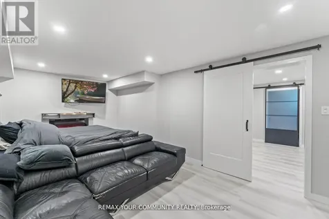 1645 Acorn Lane Pickering ON L1Y 1A7