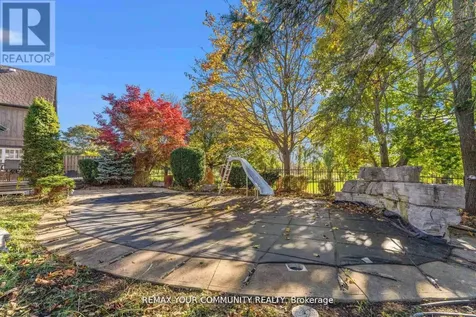 1645 Acorn Lane Pickering ON L1Y 1A7