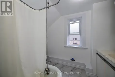 1809 3rd Avenue West Owen Sound ON N4K 4R7
