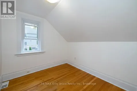 1809 3rd Avenue West Owen Sound ON N4K 4R7