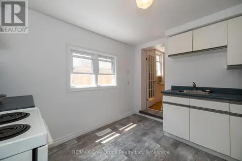 1809 3rd Avenue West Owen Sound ON N4K 4R7