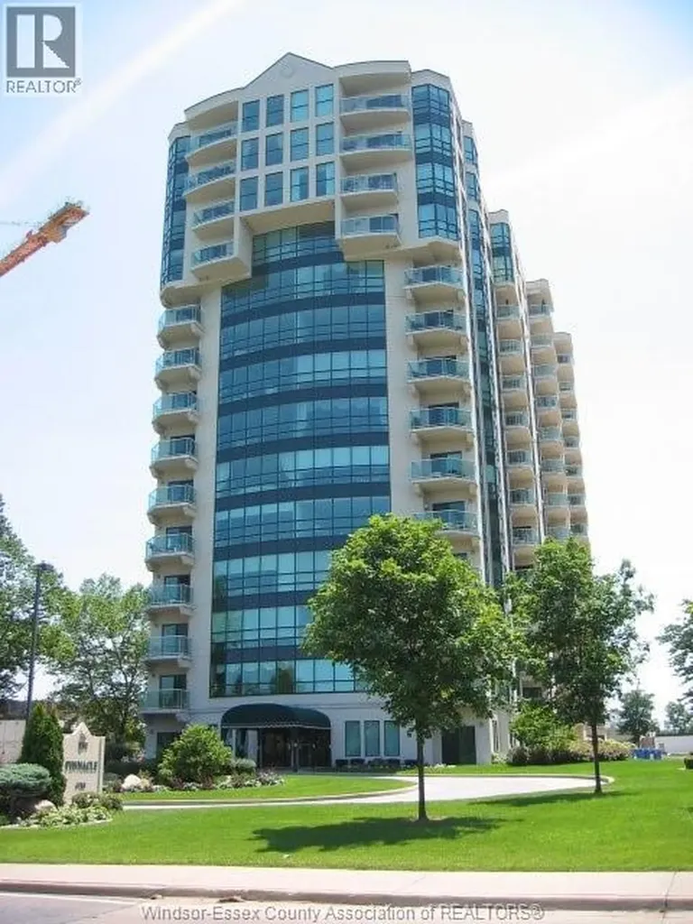 4789 Riverside Drive Windsor ON N8Y 5A2