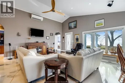 952 Hiawatha Beach Wheatley ON N0P 2P0