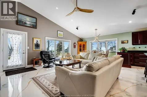 952 Hiawatha Beach Wheatley ON N0P 2P0
