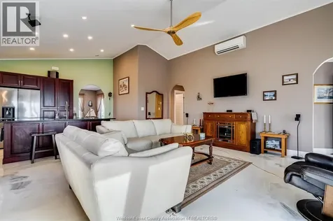 952 Hiawatha Beach Wheatley ON N0P 2P0