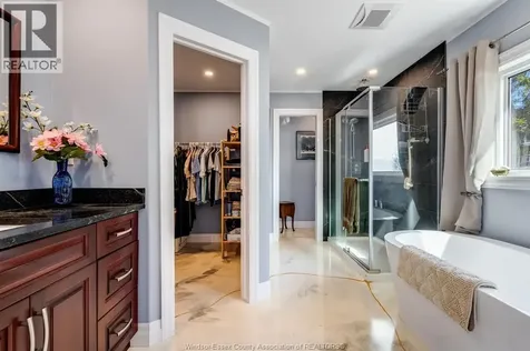 952 Hiawatha Beach Wheatley ON N0P 2P0