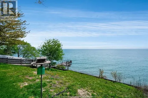 952 Hiawatha Beach Wheatley ON N0P 2P0