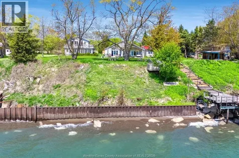 952 Hiawatha Beach Wheatley ON N0P 2P0