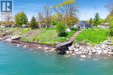 952 Hiawatha Beach Wheatley ON N0P 2P0
