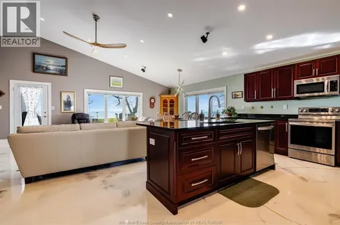 952 Hiawatha Beach Wheatley ON N0P 2P0