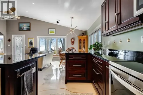 952 Hiawatha Beach Wheatley ON N0P 2P0