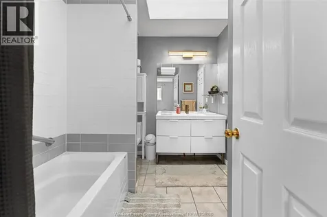 3888 Aristotle Crescent Windsor ON N9G 2N9