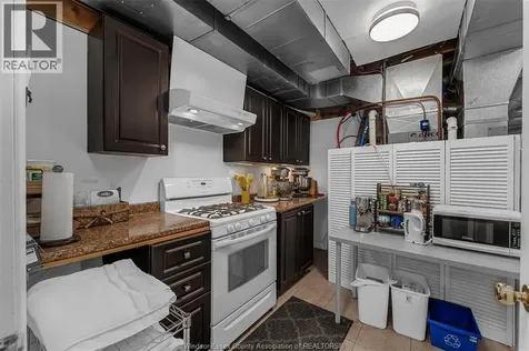 3888 Aristotle Crescent Windsor ON N9G 2N9