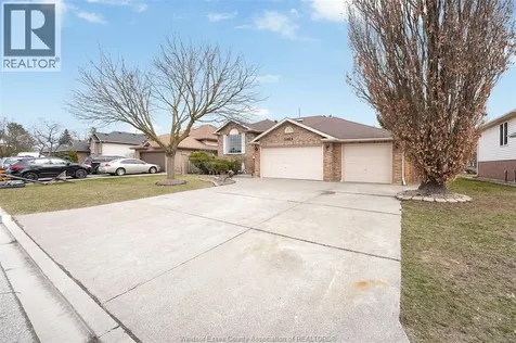 3888 Aristotle Crescent Windsor ON N9G 2N9
