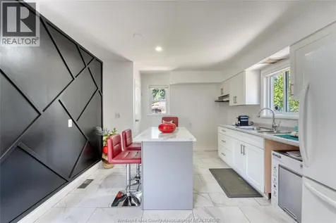 3414 Dominion Avenue Windsor ON N9E 2N7