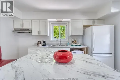 3414 Dominion Avenue Windsor ON N9E 2N7