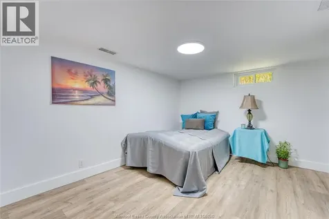 3414 Dominion Avenue Windsor ON N9E 2N7