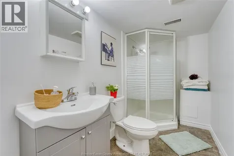 3414 Dominion Avenue Windsor ON N9E 2N7