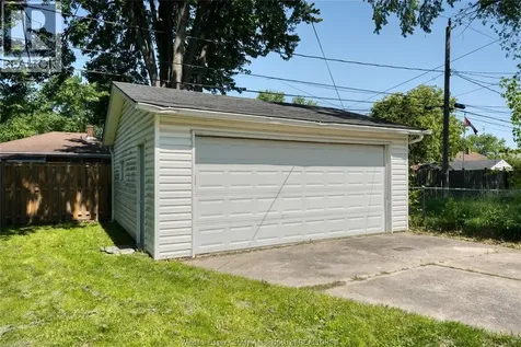 3414 Dominion Avenue Windsor ON N9E 2N7