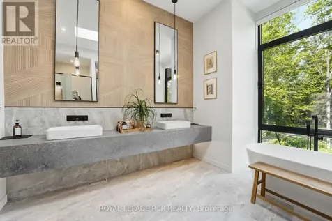 3404 Vivian Road Whitchurch-stouffville ON L4A 2M4