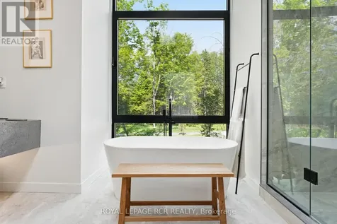 3404 Vivian Road Whitchurch-stouffville ON L4A 2M4