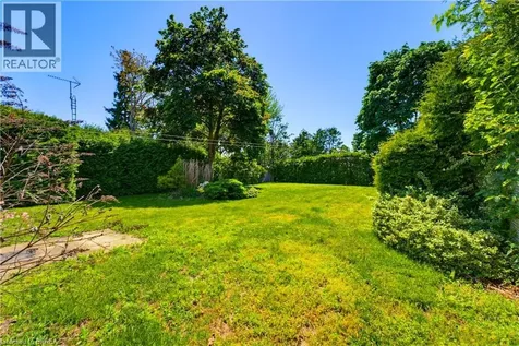 11 Marshall Street Brantford ON N3R 3C8