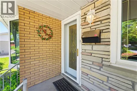 11 Marshall Street Brantford ON N3R 3C8