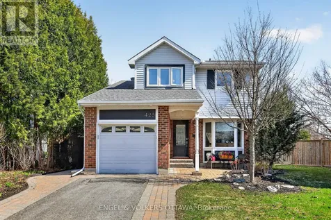 425 Tanager Bay Ottawa ON K1E 2Z7
