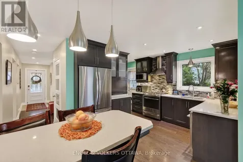 425 Tanager Bay Ottawa ON K1E 2Z7