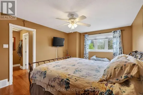 425 Tanager Bay Ottawa ON K1E 2Z7