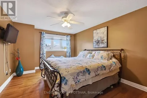 425 Tanager Bay Ottawa ON K1E 2Z7