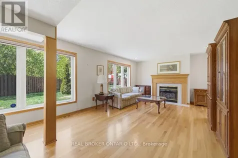13 Beddoe Lane Ottawa ON K1B 3X9
