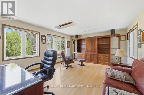 13 Beddoe Lane Ottawa ON K1B 3X9