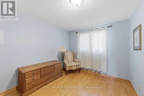 13 Beddoe Lane Ottawa ON K1B 3X9
