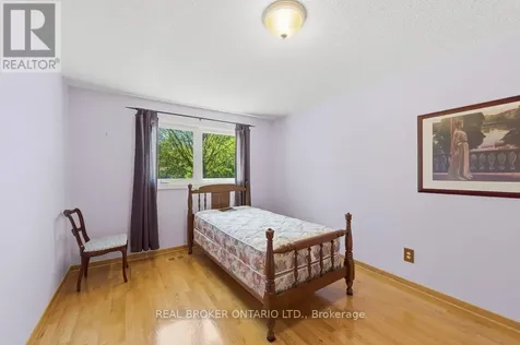 13 Beddoe Lane Ottawa ON K1B 3X9