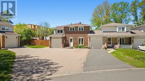 13 Beddoe Lane Ottawa ON K1B 3X9
