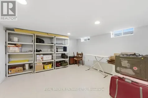 13 Beddoe Lane Ottawa ON K1B 3X9