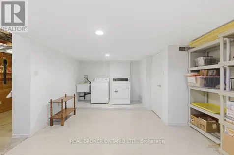 13 Beddoe Lane Ottawa ON K1B 3X9