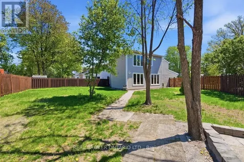 13 Beddoe Lane Ottawa ON K1B 3X9