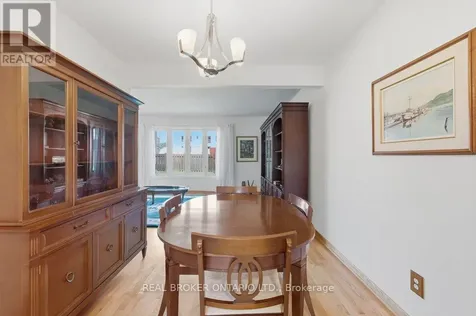 13 Beddoe Lane Ottawa ON K1B 3X9