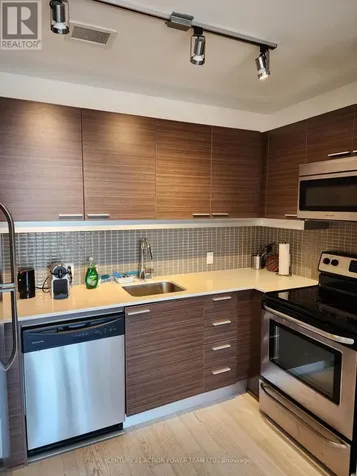 354 Gladstone Avenue Ottawa ON K2P 0R4