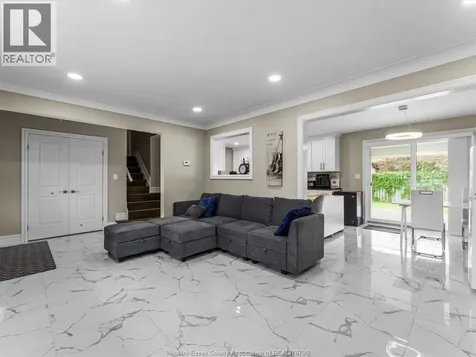 2367 Randolph Avenue Windsor ON N9E 3X3