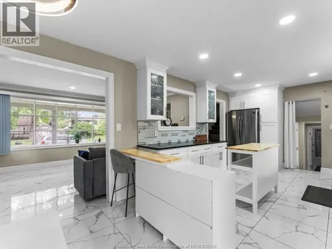 2367 Randolph Avenue Windsor ON N9E 3X3