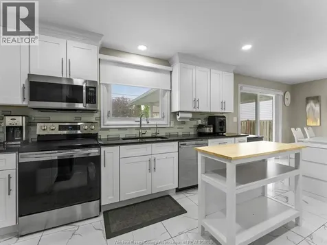 2367 Randolph Avenue Windsor ON N9E 3X3