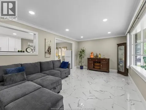 2367 Randolph Avenue Windsor ON N9E 3X3