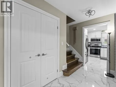 2367 Randolph Avenue Windsor ON N9E 3X3