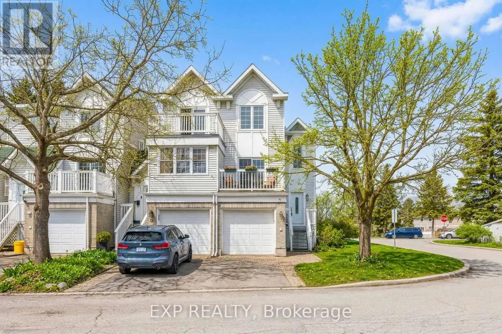 10 Castlegreen Private Ottawa ON K1T 3N2