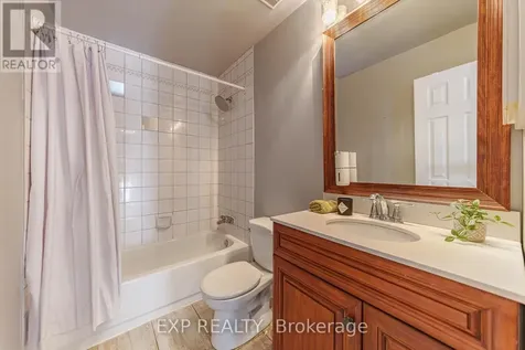 10 Castlegreen Private Ottawa ON K1T 3N2